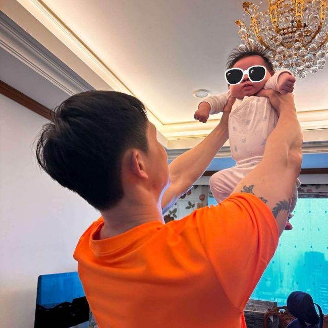 Youtuber夫妻美國代孕之旅：小辛巴的誕生與幸福奇蹟